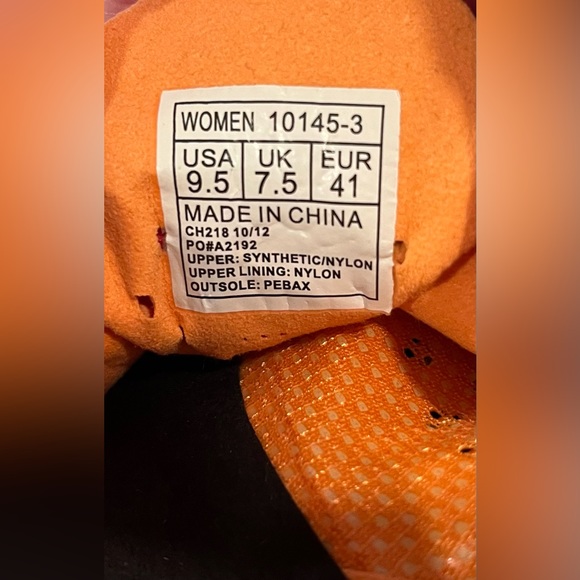 Gently Used Womens Track Running Shoes with Spikes Siz 9.5 Saucony Endorphin MD3 - Picture 8 of 10